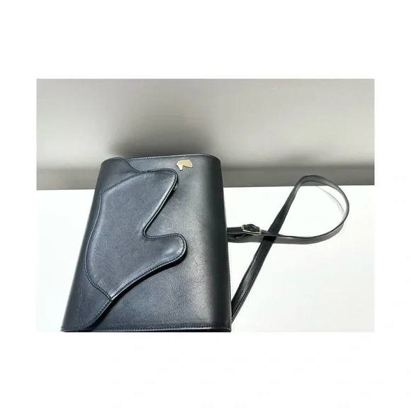 DESORI Leather Shoulder Bag with Sculpted Flap - Picture 5 of 8